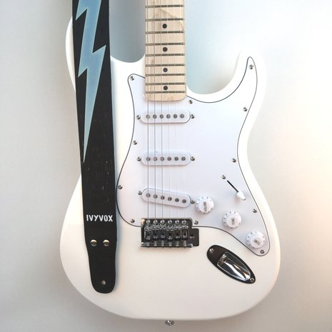 gitaarband PS5 Black met print 01